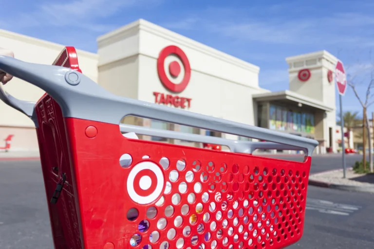 Shopping_Cart_in_a_Target_Parking_Lot